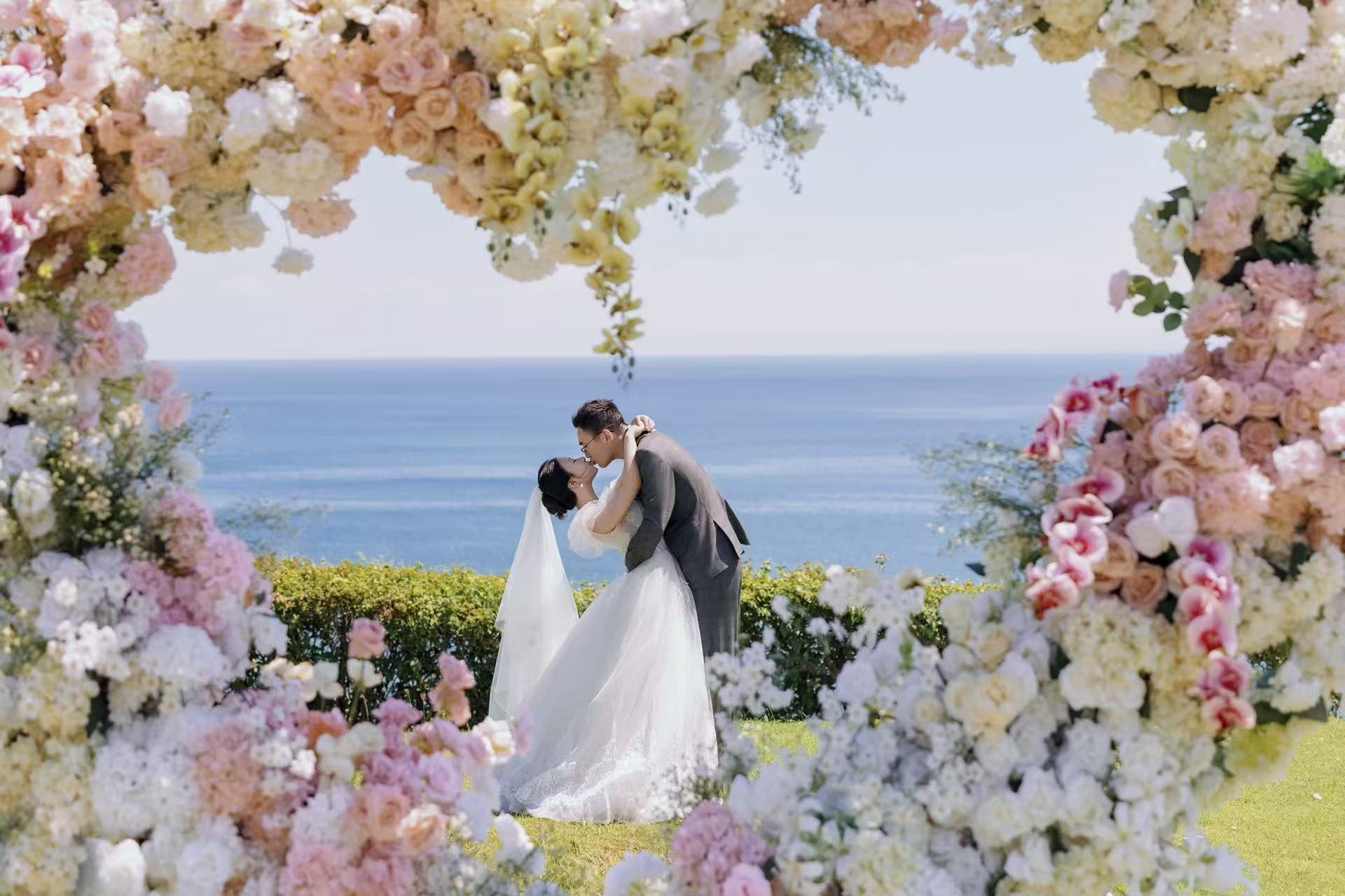 Garden Poetry wedding inspiration by Journities