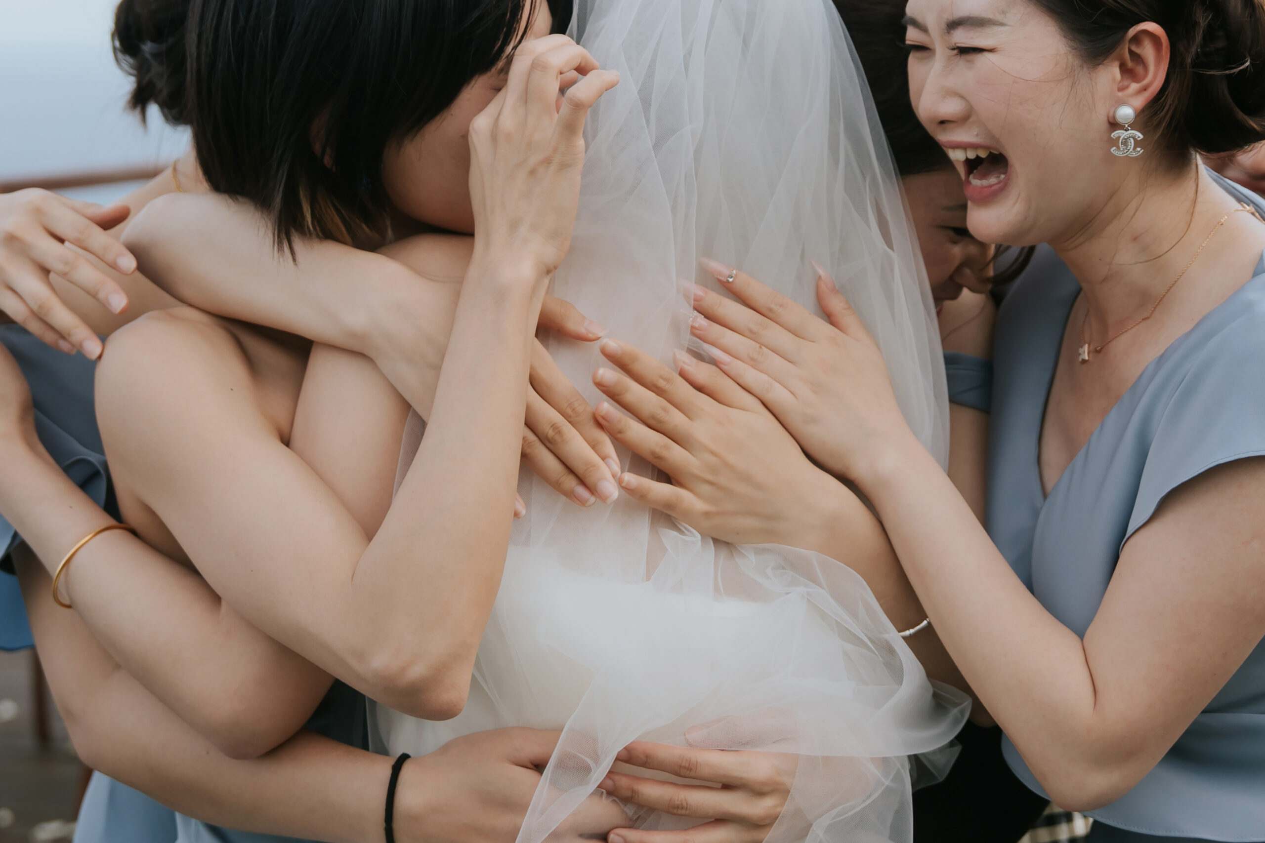 A joyful wedding celebration with Journities